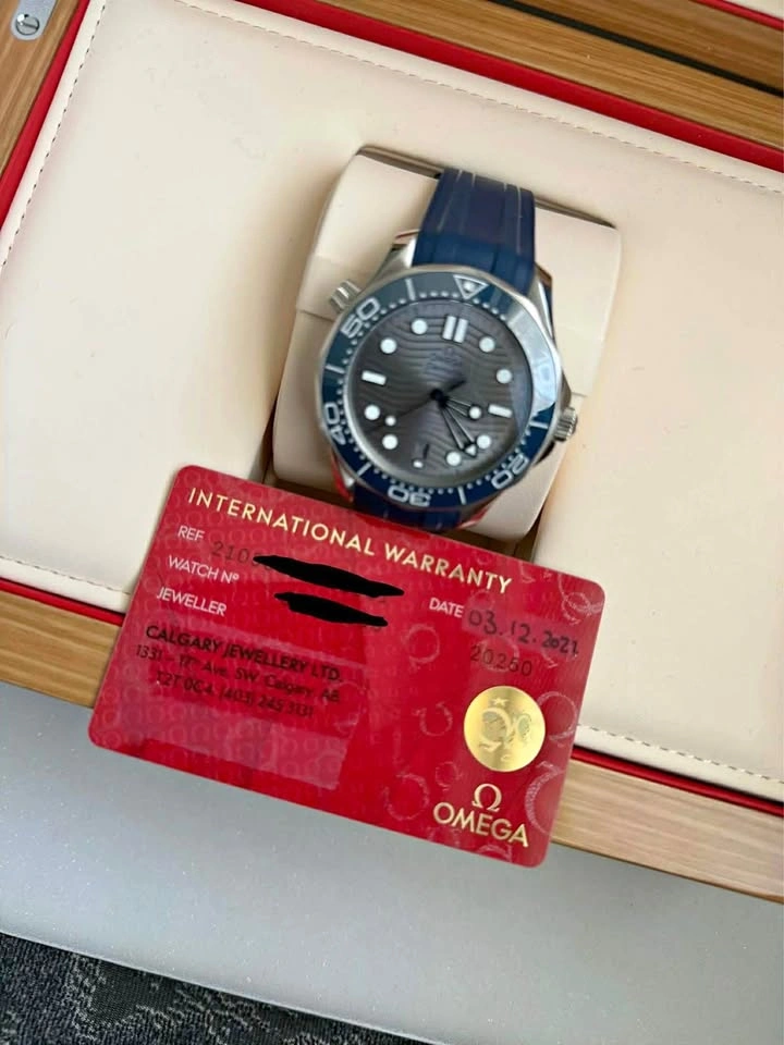 Omega SMP 300 (mint)