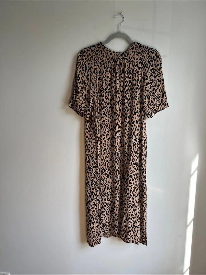 Anthropologie Leopard Print Midi Dress Side Slits Lined Size Sma - photo 4