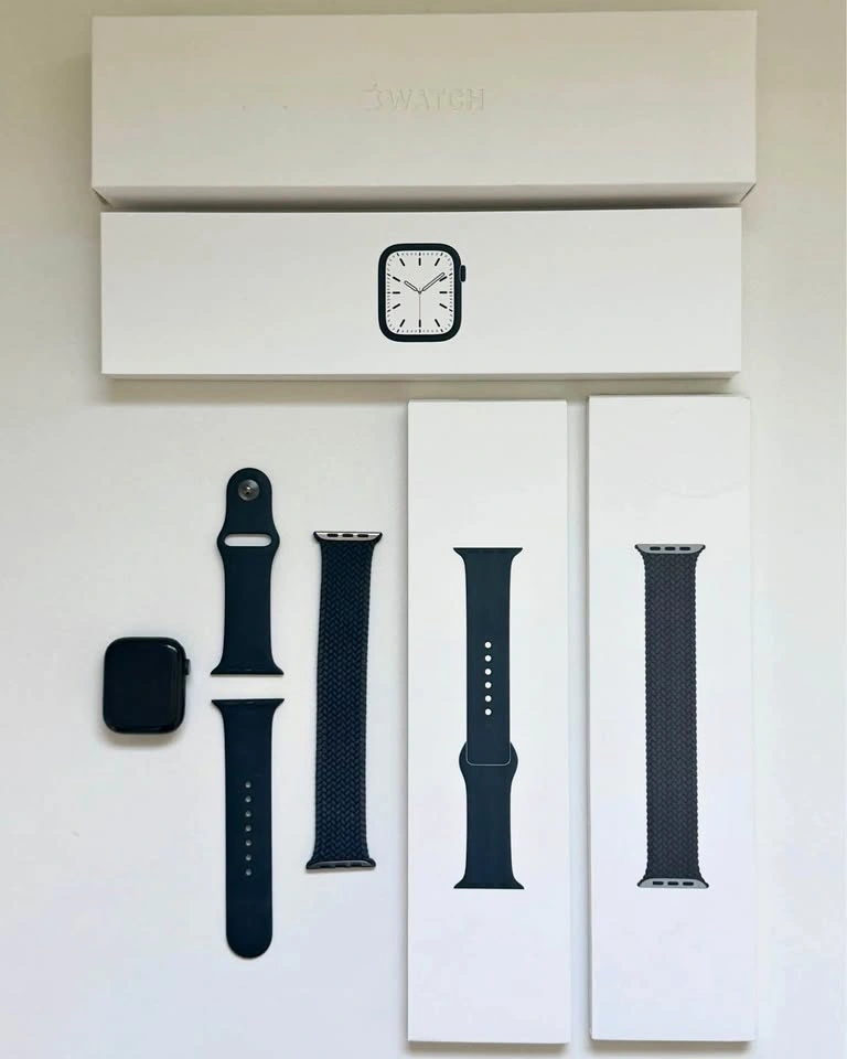 Apple Watch 7, 45mm Midnight Aluminum with Extra Bands