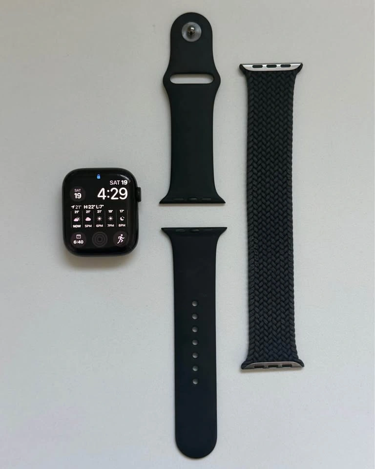 Apple Watch 7, 45mm Midnight Aluminum with Extra Bands - photo 3