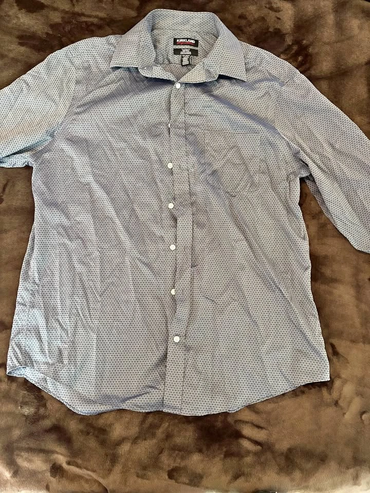 Kirkland Signature Tailored Fit Non-Iron Dress Shirt 16.5 34/35