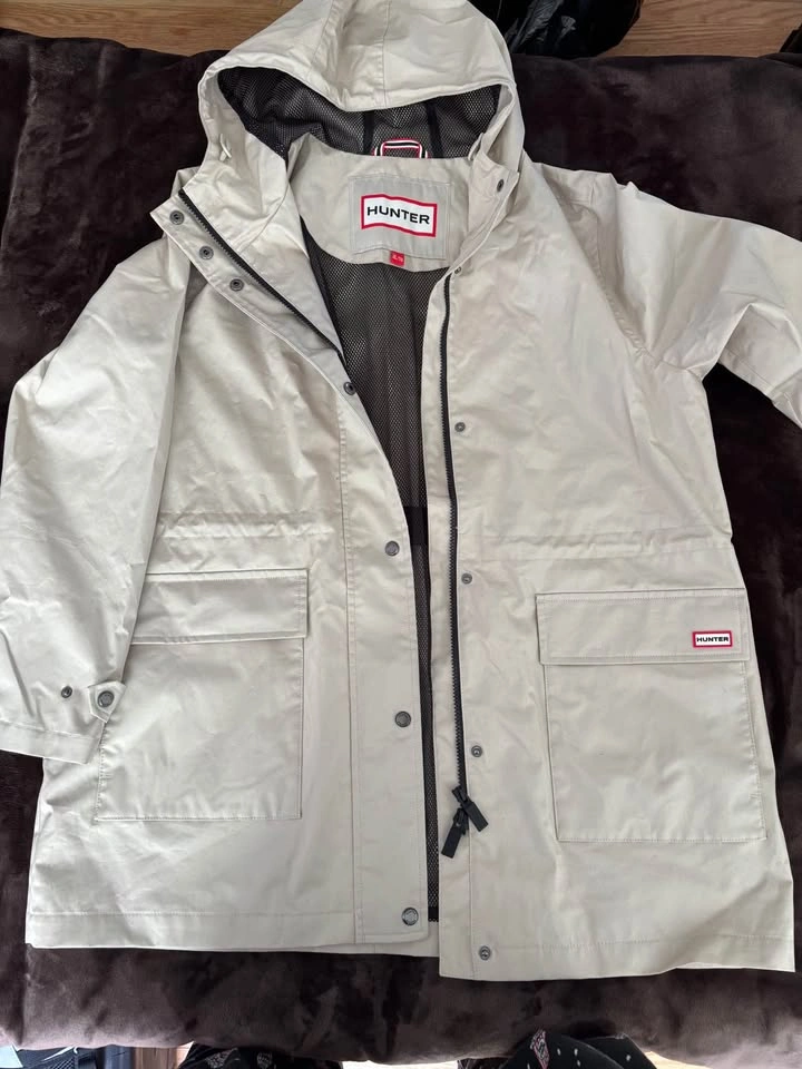 Hunter Beige Hooded Rain Jacket Size XL