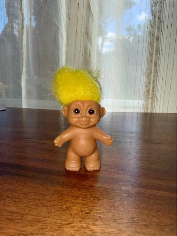 🍀✨ VINTAGE RUSS TROLL DOLL – MINI YELLOW HAIR ✨🍀