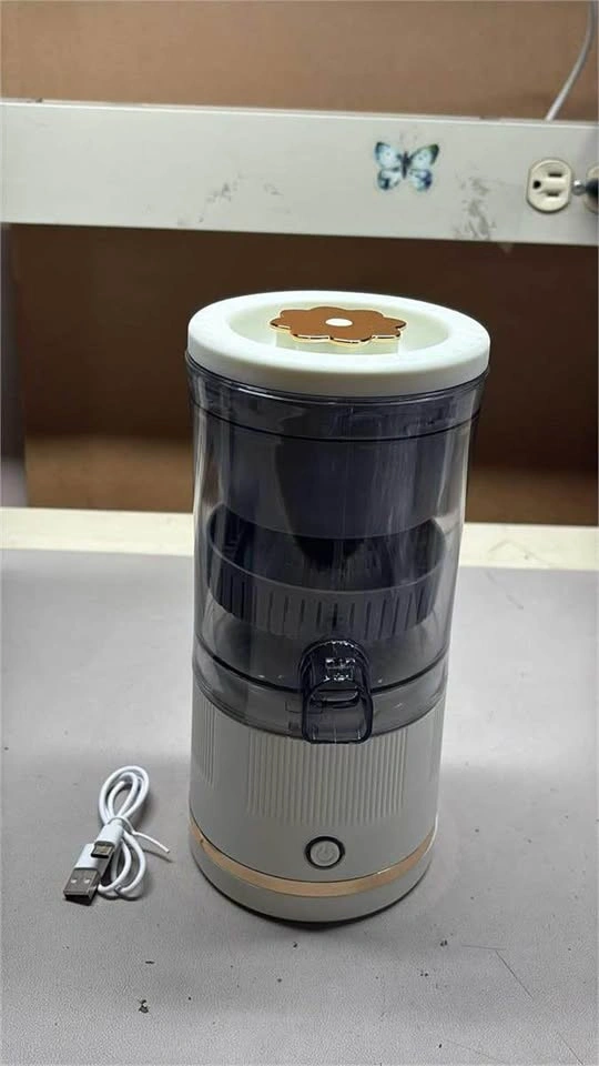 Rechargeable electronic juicer - photo 3