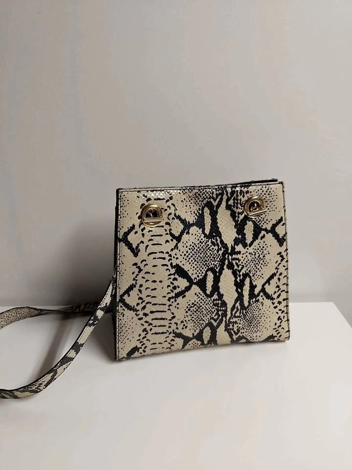MONDI snakeskin purse