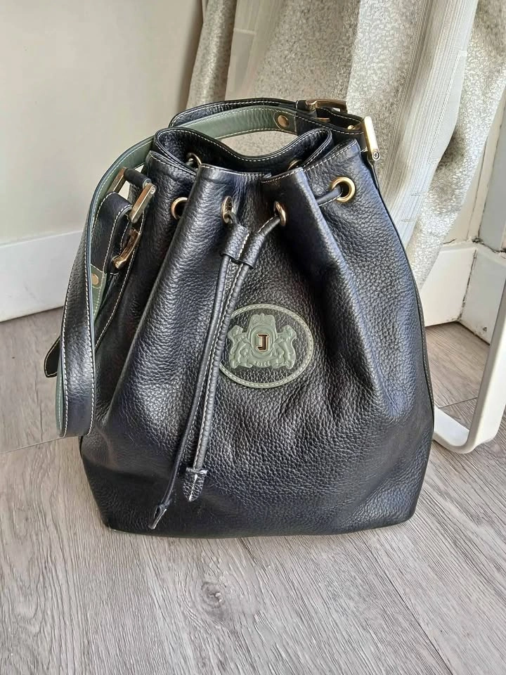 Joyce black leather bucket bag