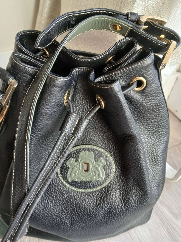 Joyce black leather bucket bag - photo 5