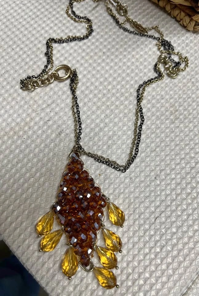 🏈 Crystal like Necklace