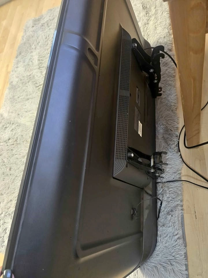 50" onn. 4K Smart Roku TV (Excellent Condition)
