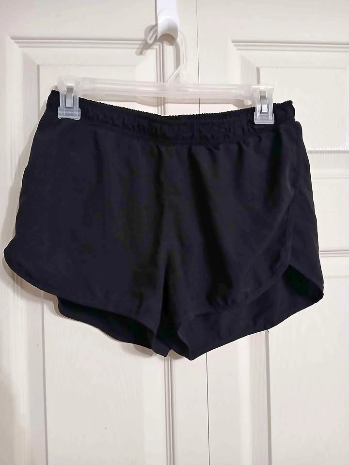 Old Navy Active shorts size small (S)