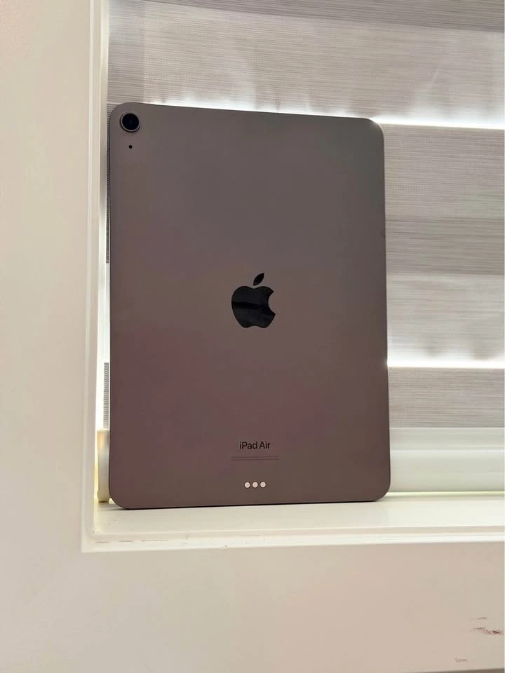 Apple iPad Air 5th Generation M1 - photo 2