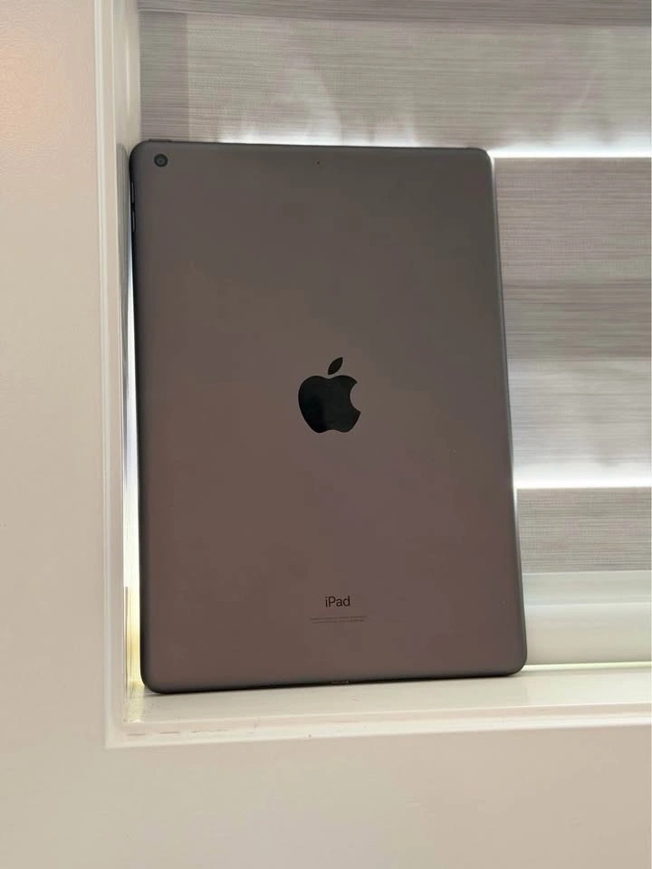 Apple iPad 9th Generation - photo 2