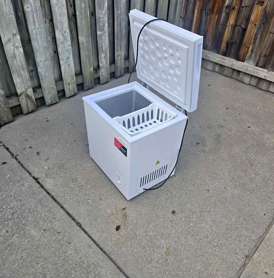 Frigidaire Garage Ready Chest Freezer - Excellent Condition