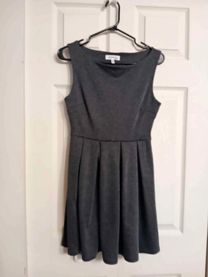 Monteau Los Angeles Grey Polyester Dress Size Medium (M)