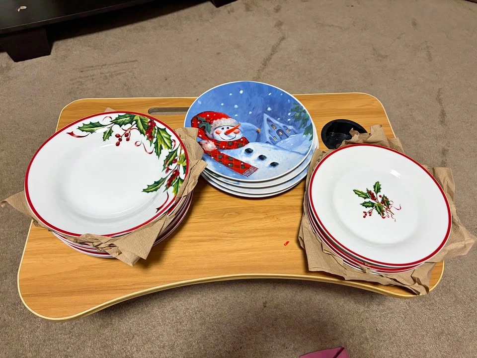 Christmas Holiday Ceramic Plate Set