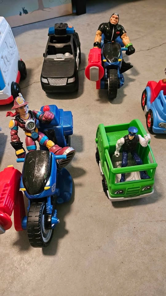 Fisher-Price Rescue Heroes and Little People Toy Vehicle Lot - photo 2