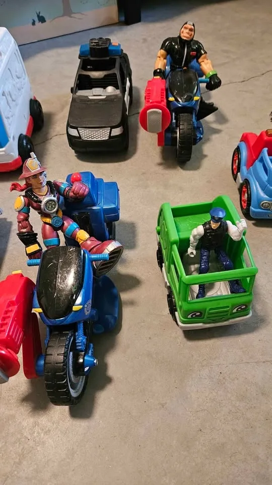 Fisher-Price Rescue Heroes and Little People Toy Vehicle Lot - photo 2