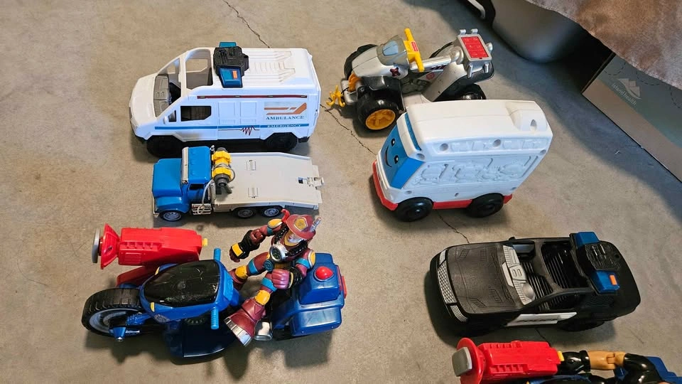 Fisher-Price Rescue Heroes and Little People Toy Vehicle Lot - photo 4