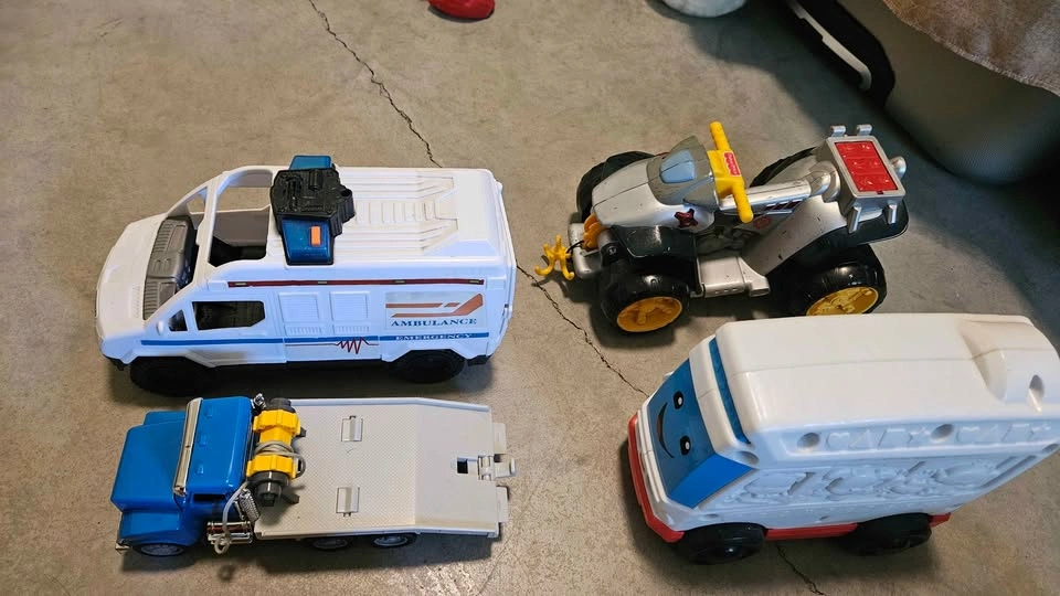 Fisher-Price Rescue Heroes and Little People Toy Vehicle Lot - photo 5