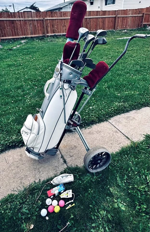 Spalding Golf Bag with Mixed Club Set and Cart