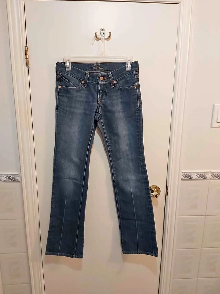 The diva Old Navy jeans, size 0