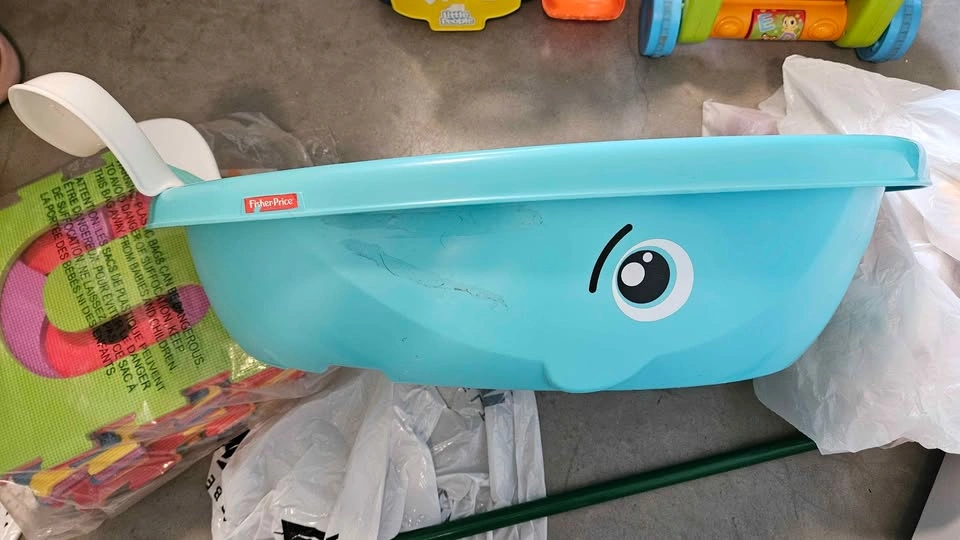 Fisher-Price Whale of a Tub - photo 2