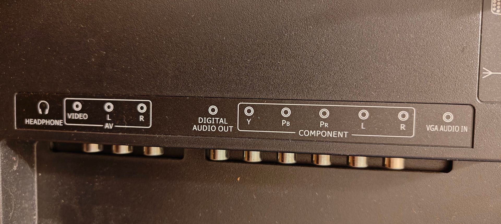 32" Emerson LED TV - photo 3