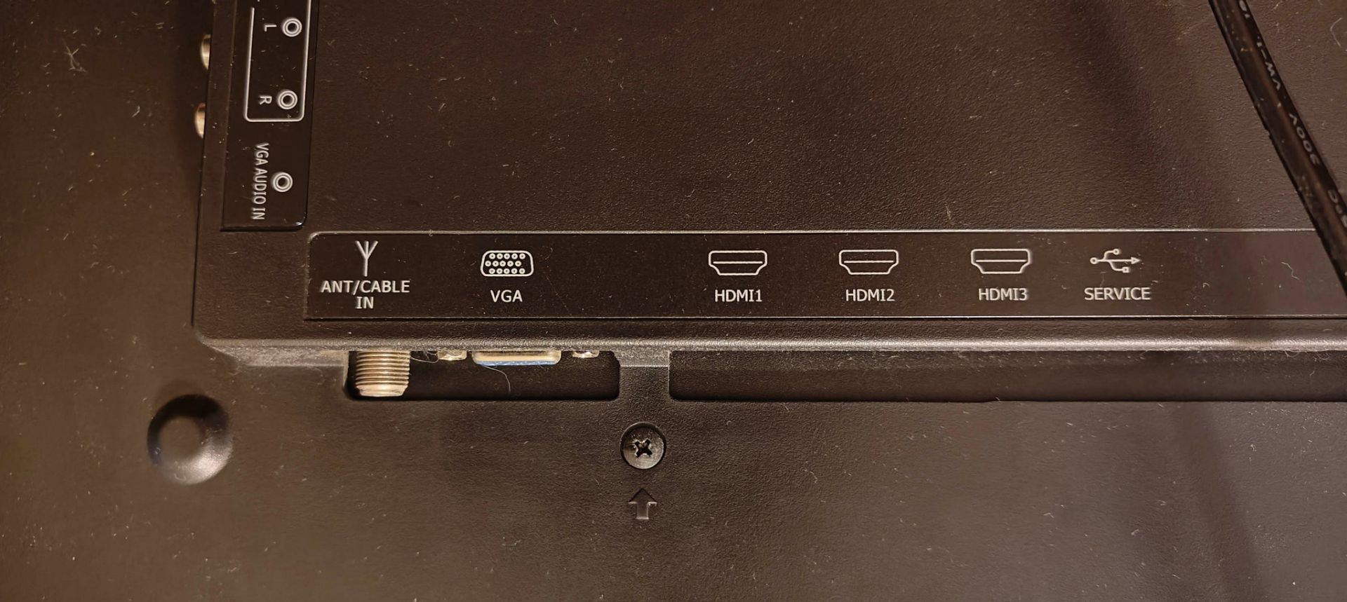 32" Emerson LED TV - photo 4