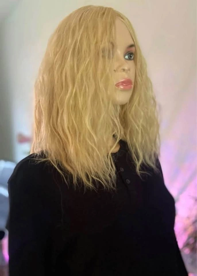 🏈 NEW Voluminous Blonde Wavy Synthetic Wig - photo 4