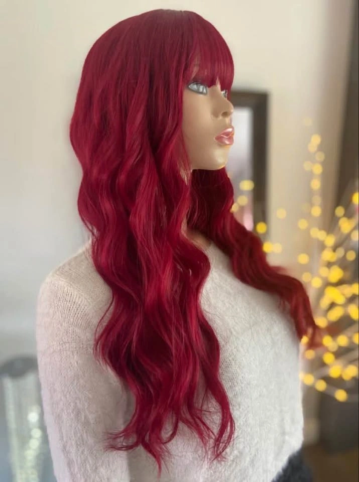 🏈 NWOT: 22” Wavy Dark Red Synthetic Cosplay Wig w/ Bangs - photo 4