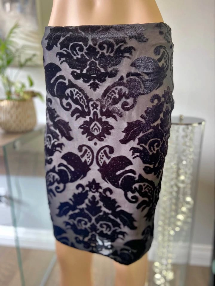 🏈 Velvet Pencil Skirt Size XS - Ricki's - Burnout Damask - NWT