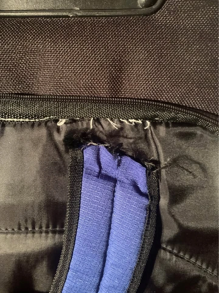 Roots travel luggage - photo 2