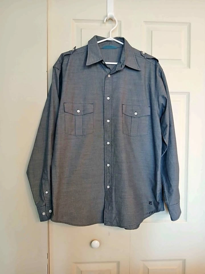 LK Haggar Navy Blue Long Sleeve Button Up Size Medium