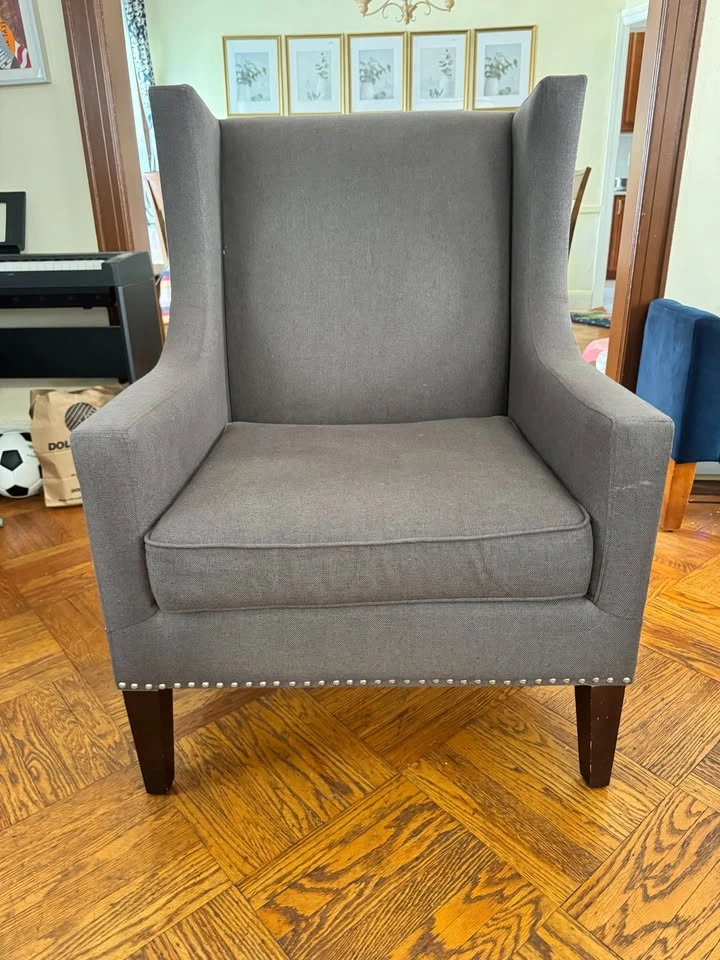 Raymour & Flanigan Welland Accent Chair Gray – 2 Available - photo 2