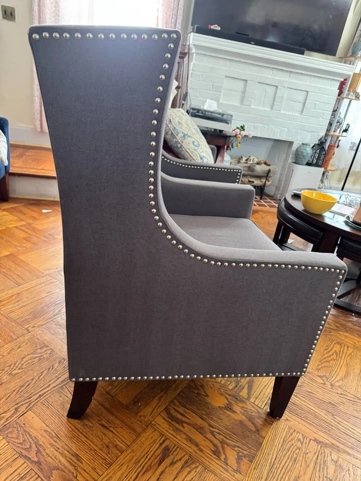 Raymour & Flanigan Welland Accent Chair Gray – 2 Available - photo 3