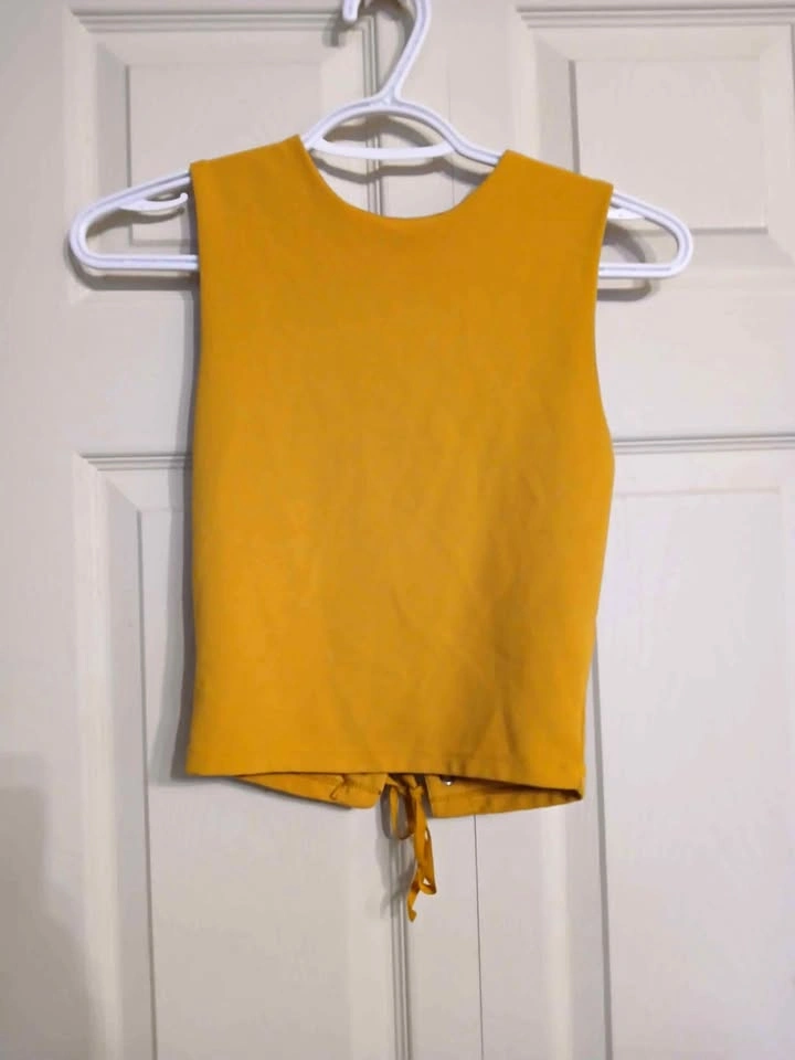 Stradivarius Mustard Crop Top Size Extra Small (XS)+
