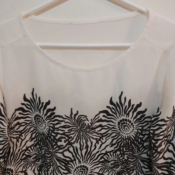 White with Black Floral Longsleeve Top Size Small (S) - photo 3
