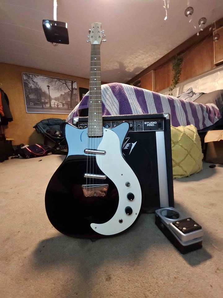 Perfect condition!! Danelectro 59 Modified Electric Guitar