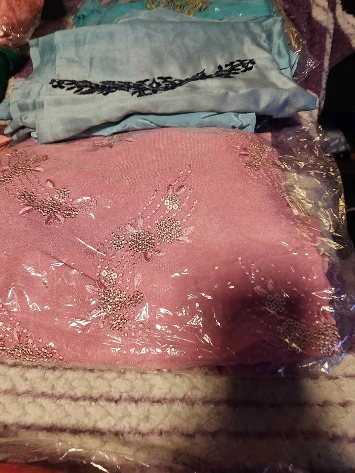 Assorted Fabric and Textile Lot - photo 5