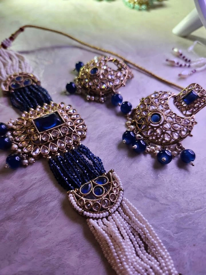 Traditional Indian Kundan Jewelry Set - Necklace and Earrings