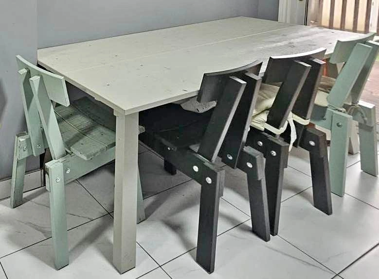 Dining Table & Chairs
