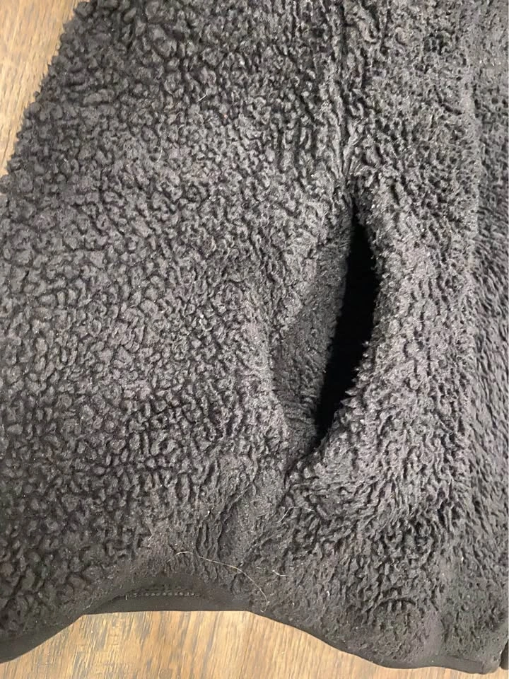 🏈 Kids Black Sherpa Sweater Size XL - photo 5
