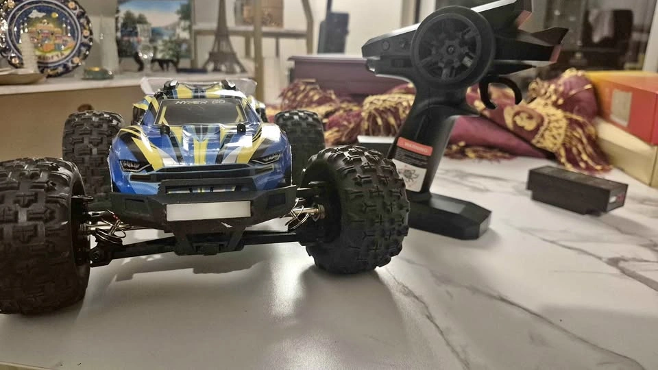 HYPER GO H16BM 1/16 Brushless 4WD RC Truck – 45km/h + 2 Batterie