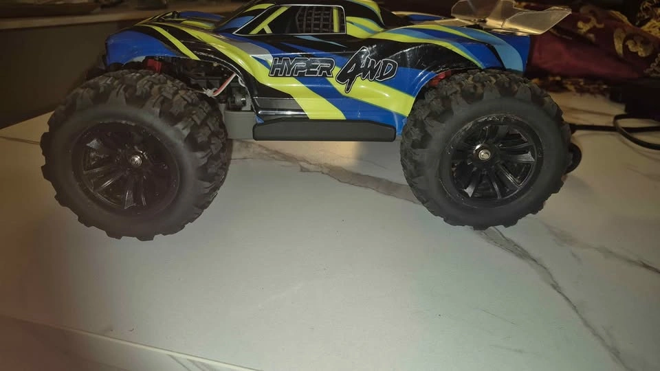 HYPER GO H16BM 1/16 Brushless 4WD RC Truck – 45km/h + 2 Batterie - photo 2