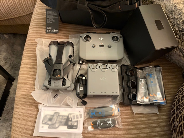 DJI Mini 5 Pro Combo with three batteries - photo 4