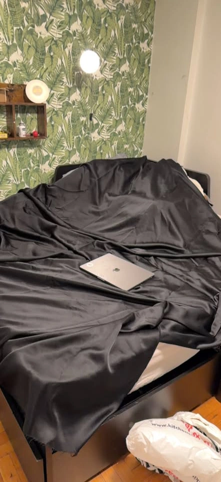 Black shiny fabric, a bit larger than 9x9 feet - photo 3
