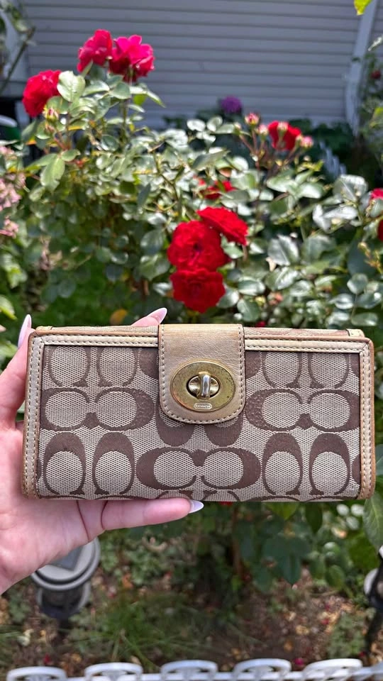 Vintage Coach Turnlock Wallet