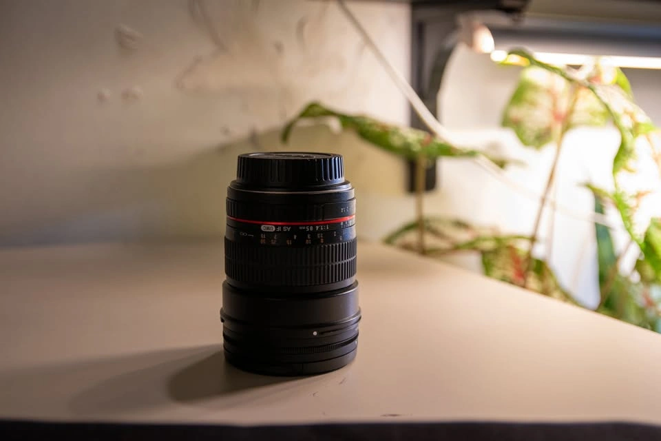 Samyang 85mm F1.4 Full Frame Lens for Canon EF - photo 4