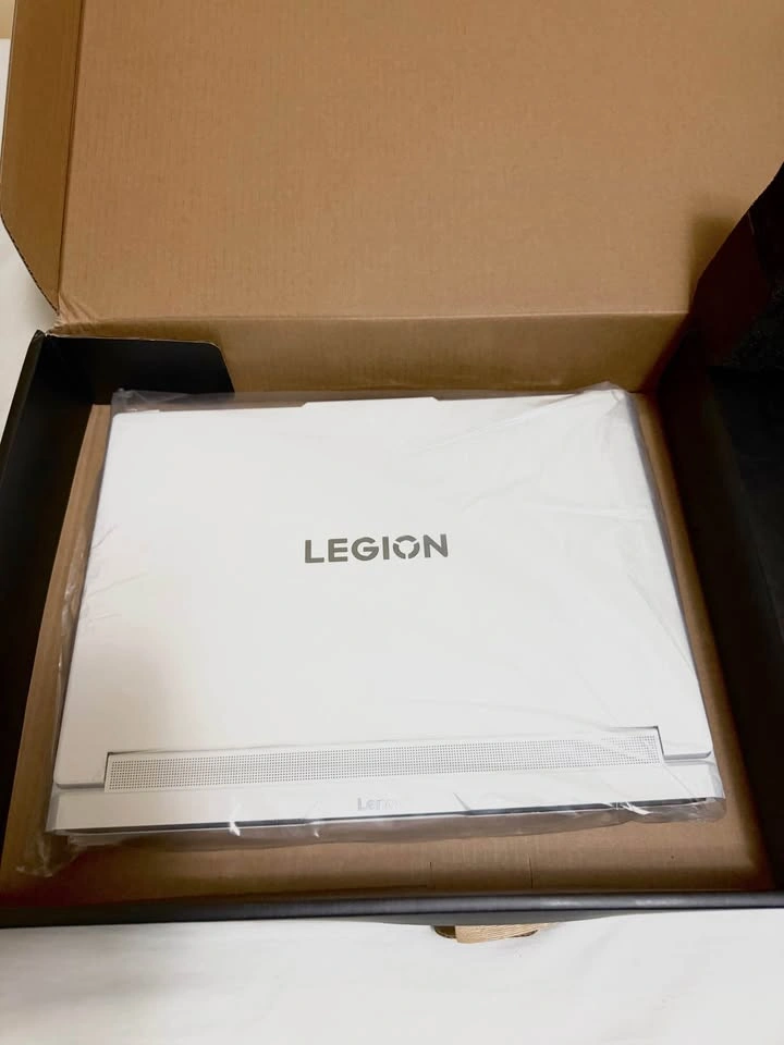 Legion Pro 7i Gen 10 Intel (16") with RTX™ 5080 2TB SSD - photo 3