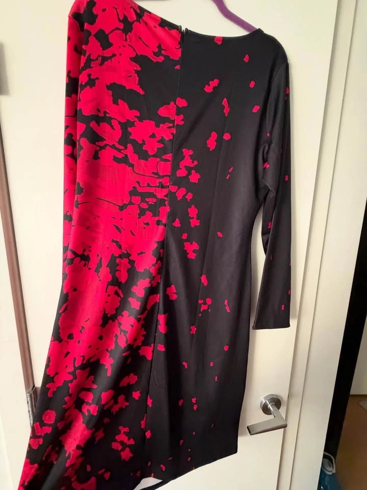 Black and Red Abstract Print Long Sleeve Ruched Dress - photo 4